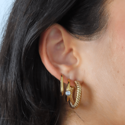 Alternative view of Fair and Square Hoops