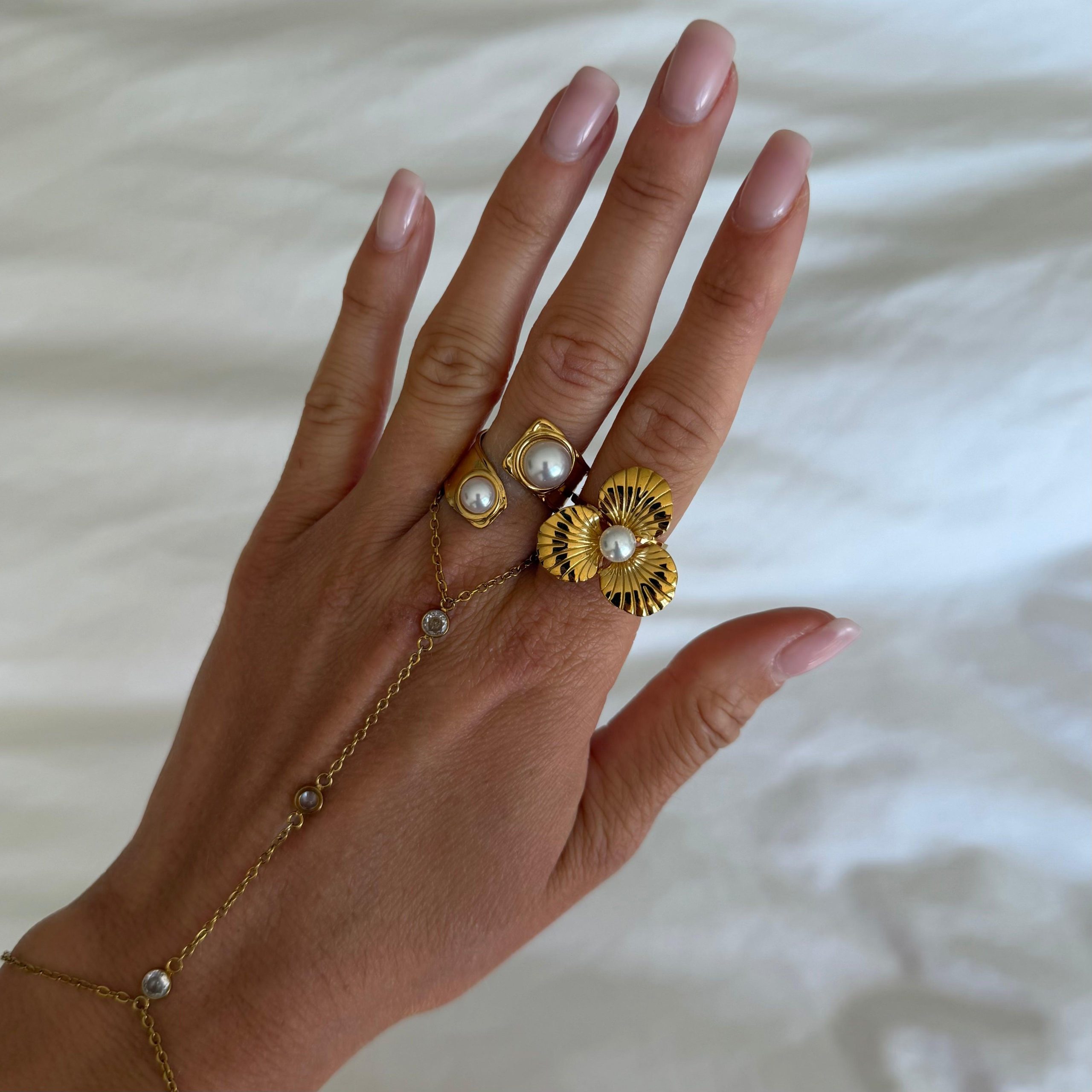 Flirty Bloom Ring - Image 2