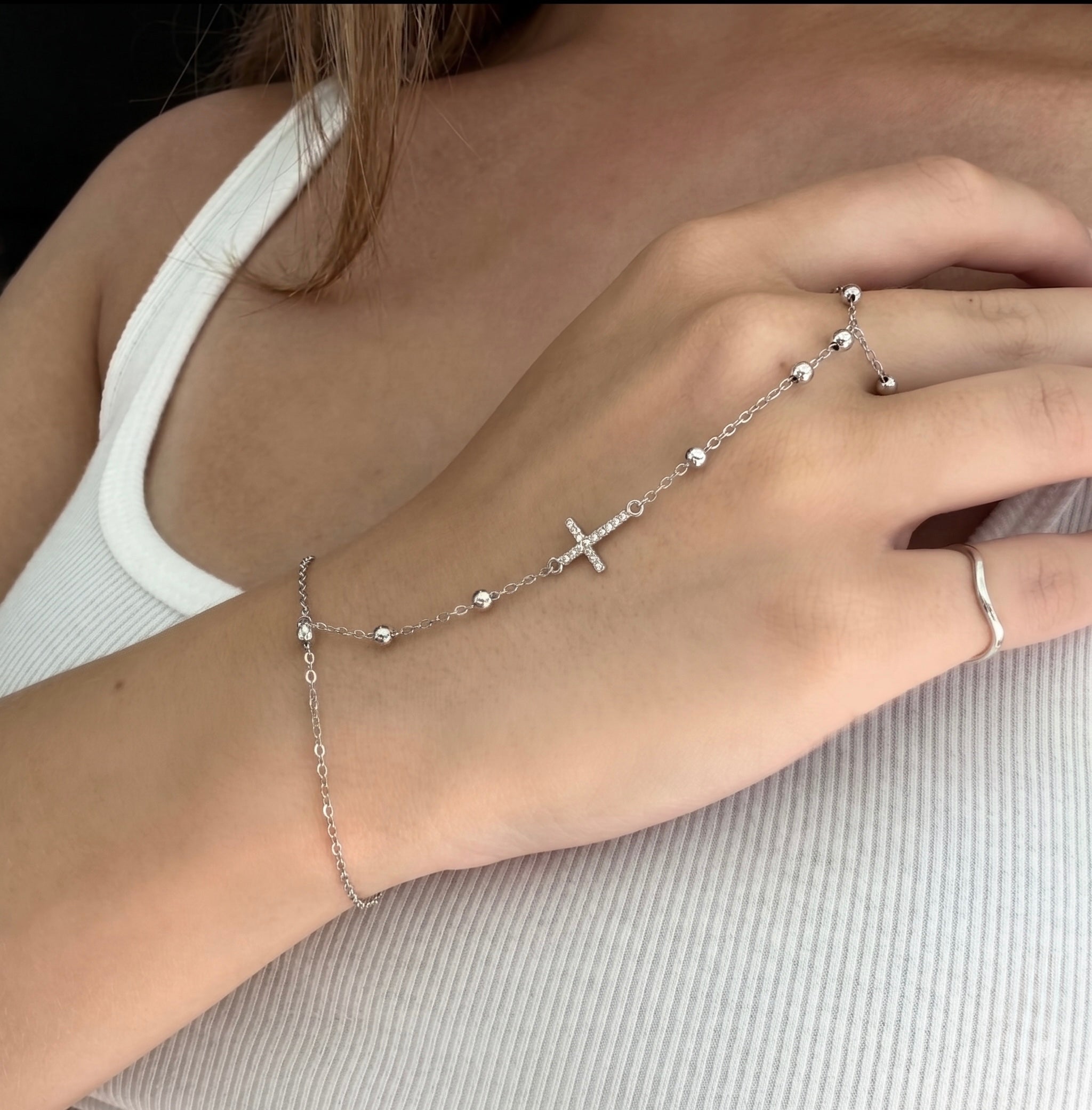 The Slide On Hand Chain Collection - Image 7