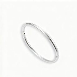 Alternative view of Lia Bangle