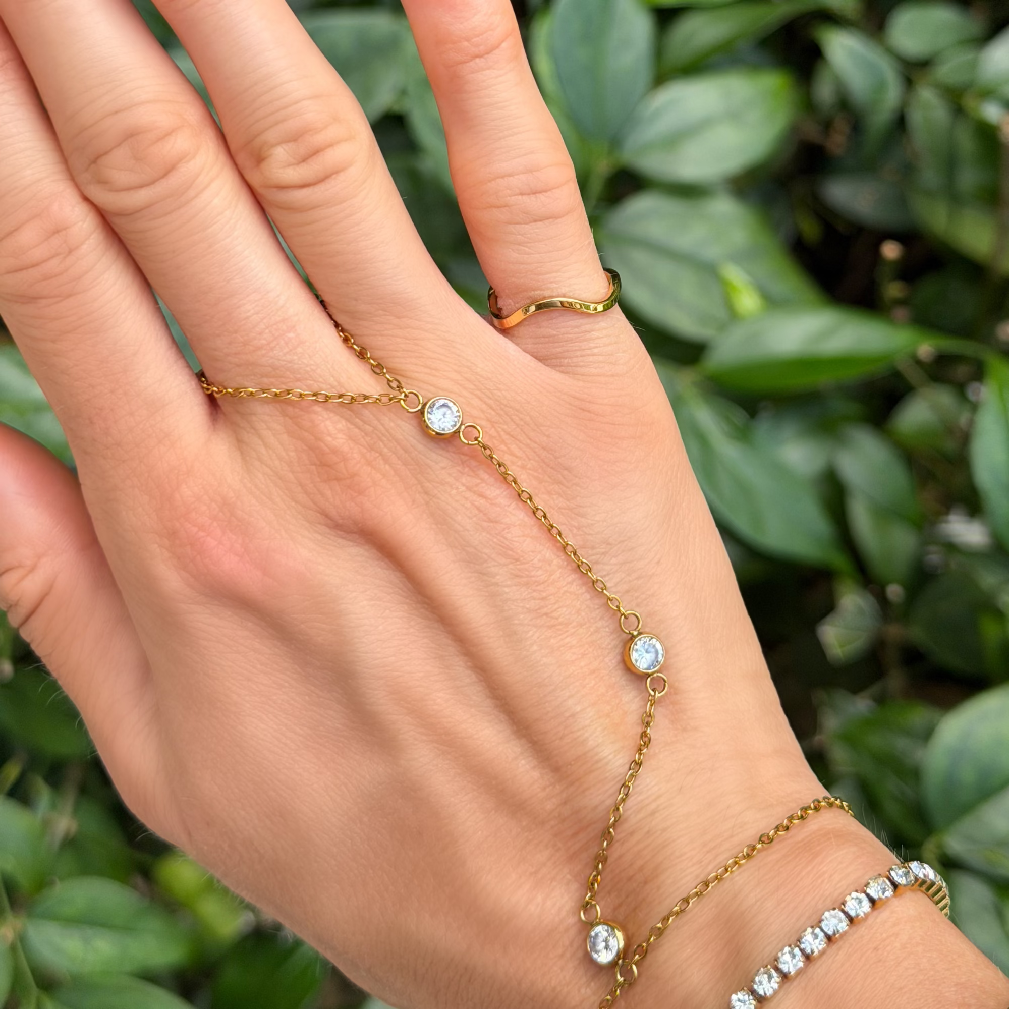 The Slide On Hand Chain Collection - Image 9