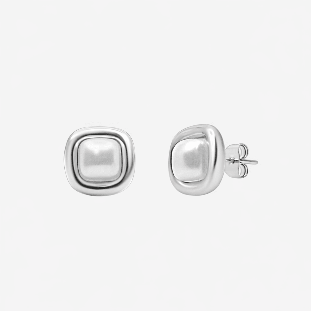 Daisy Dreams Pearl Earrings - Image 3