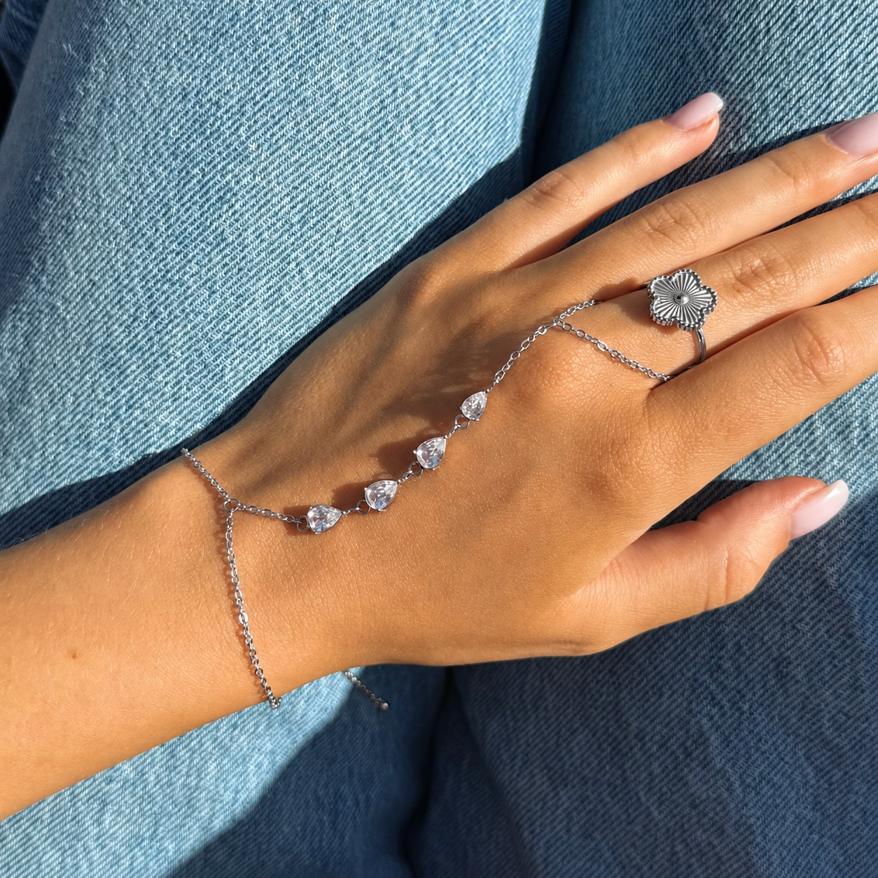 The Slide On Hand Chain Collection - Image 53
