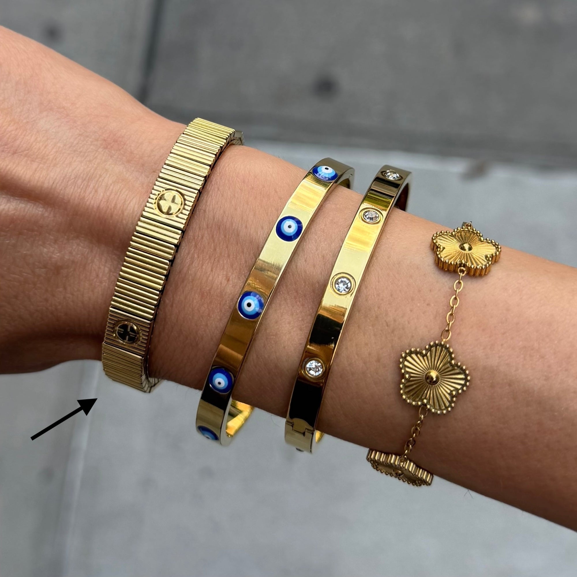 Linked Babe Icon Bangle - Image 2