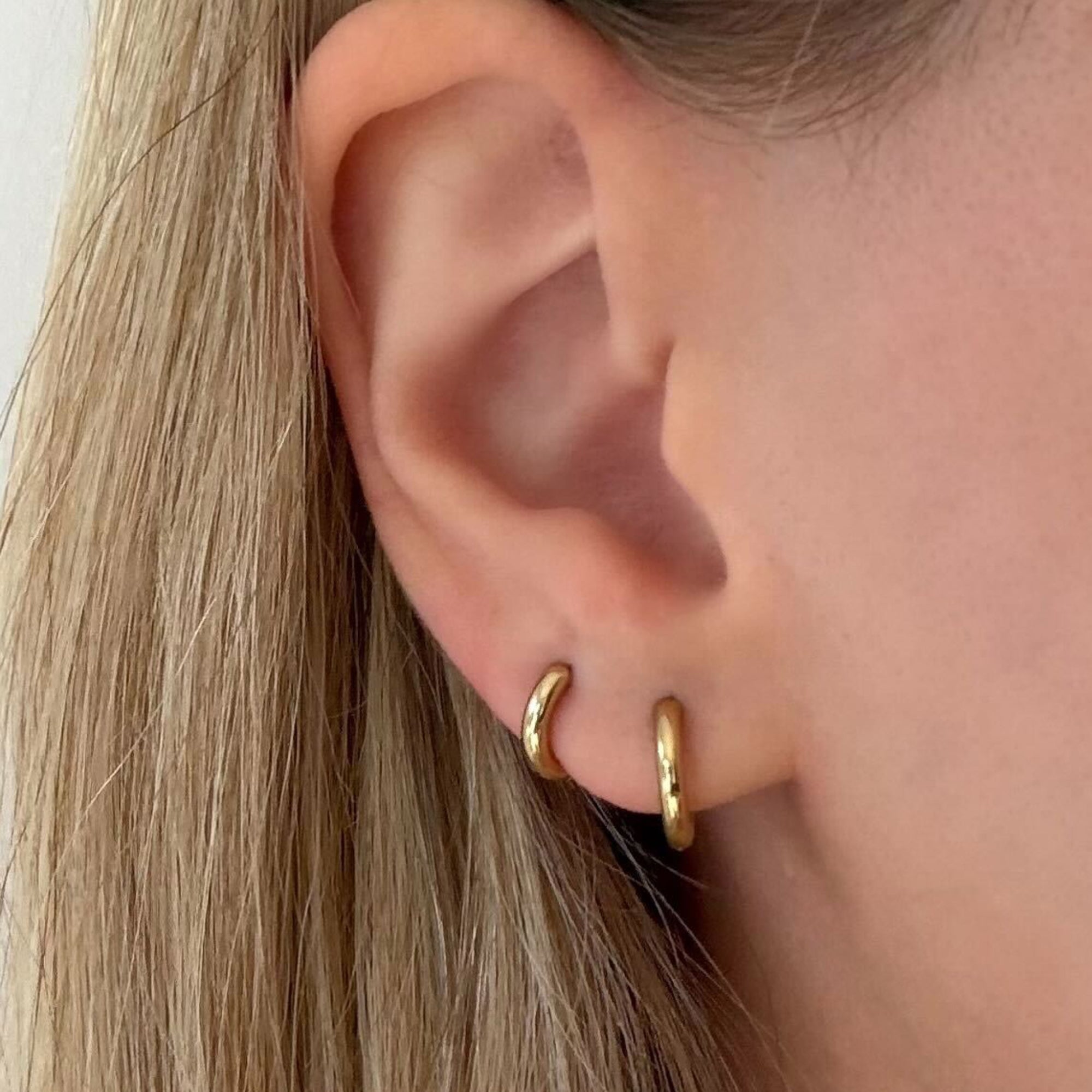 Cutie Thin Hoop Earrings - Image 3