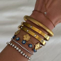 Alternative view of Maria Bangle
