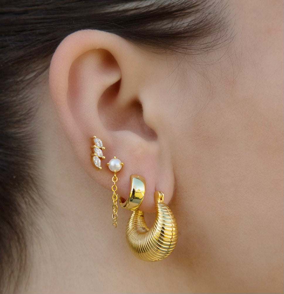 Girly Pearly Earrings - Image 2